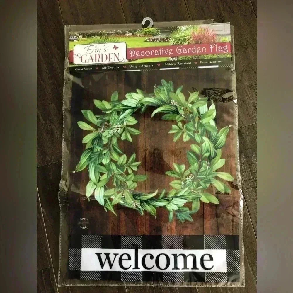 Garden Flag – Welcome Flag - Farmhouse wreath - 12.5 x 18”